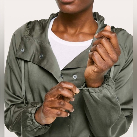 Lululemon City Stroll Jacket Grey Sage - Picture 4 of 12